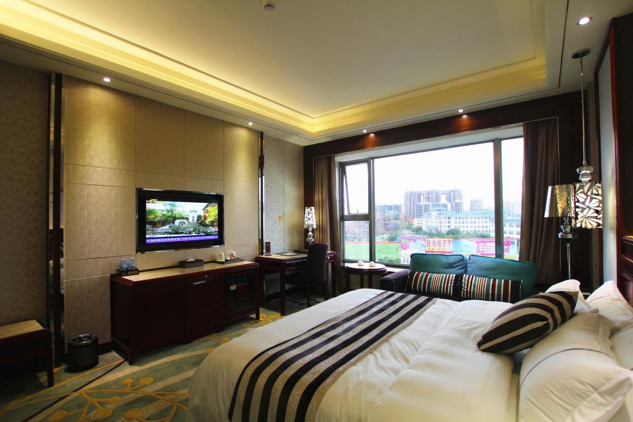 Jin Long Wan Hao Hotel Wuzhou Екстериор снимка